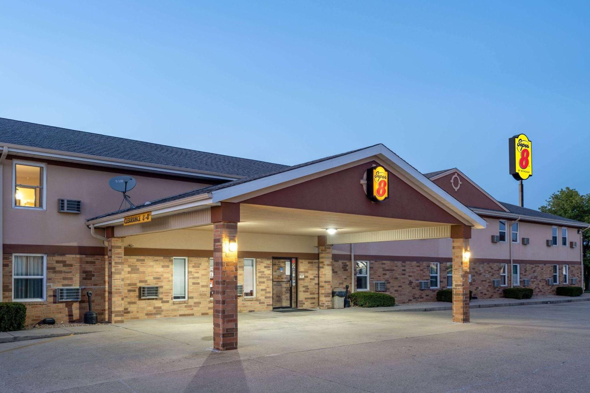 Hotel Super 8 By Wyndham Mattoon Exteriér fotografie